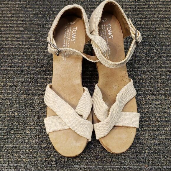 Toms tan shoes  - Picture 1 of 5